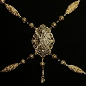 COLLIER DE DOS DORÉ