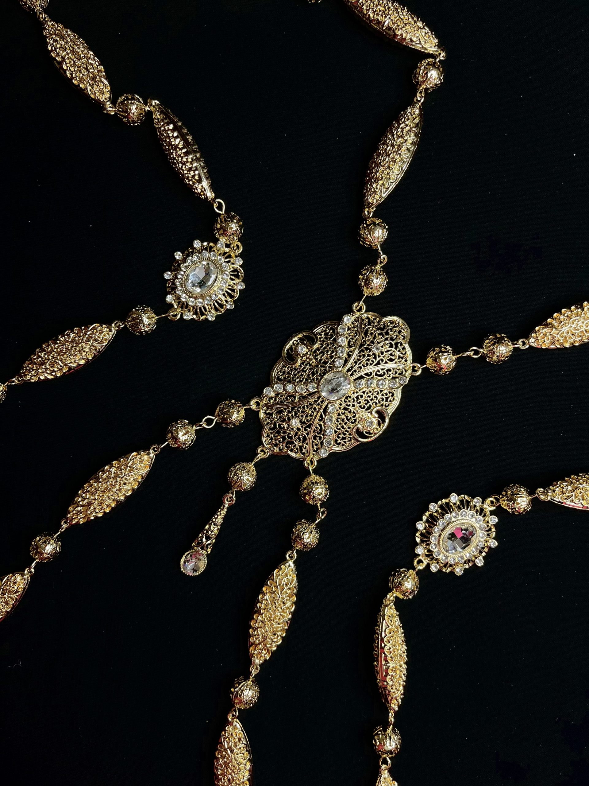 COLLIER DE DOS DORÉ – Image 2